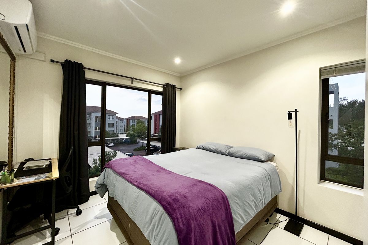 Chic, Sleek & Move-In Ready!! - Photo 5