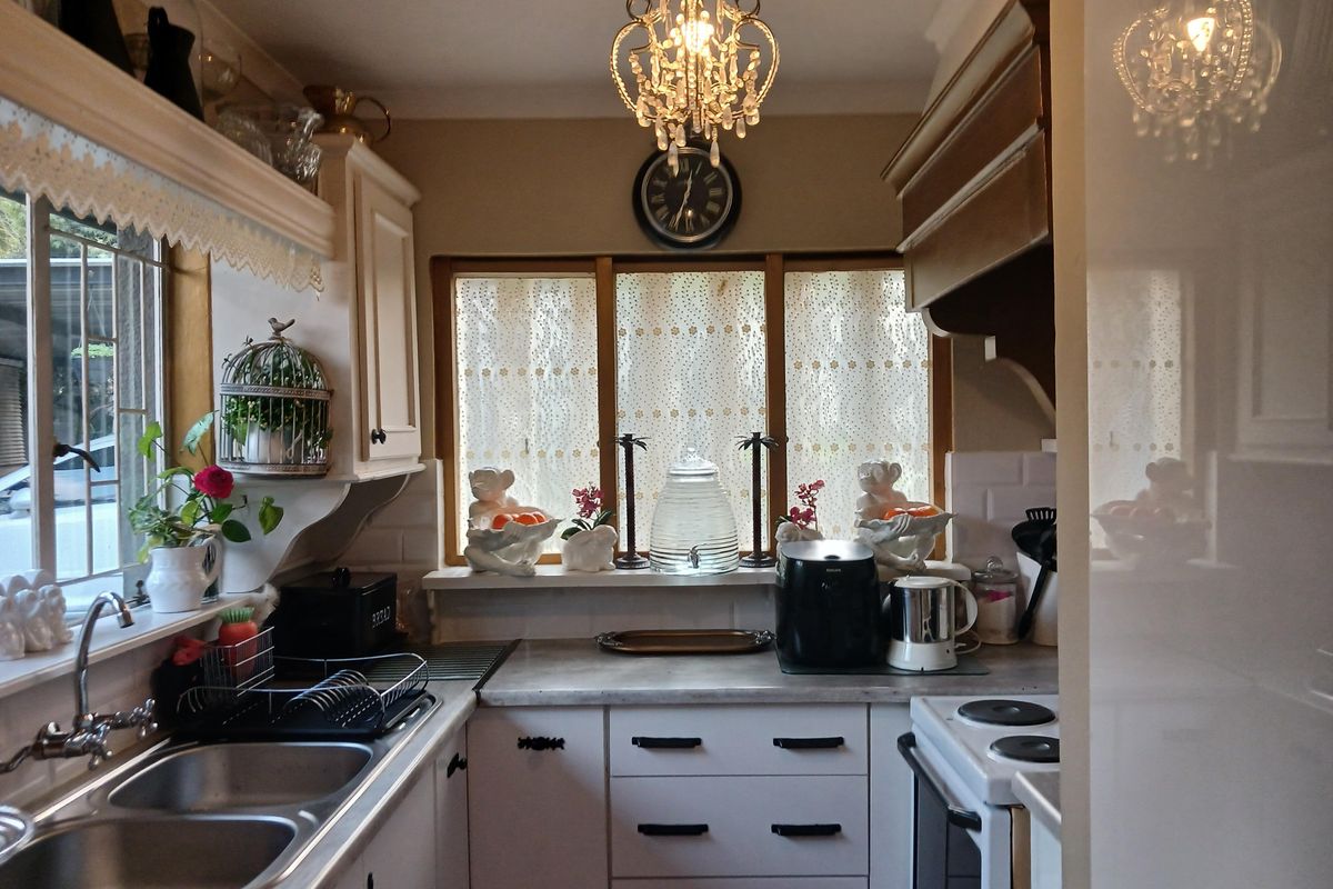 Free standing Home  for sale, offering modern living in Sundowner—your dream home await... - Photo 3