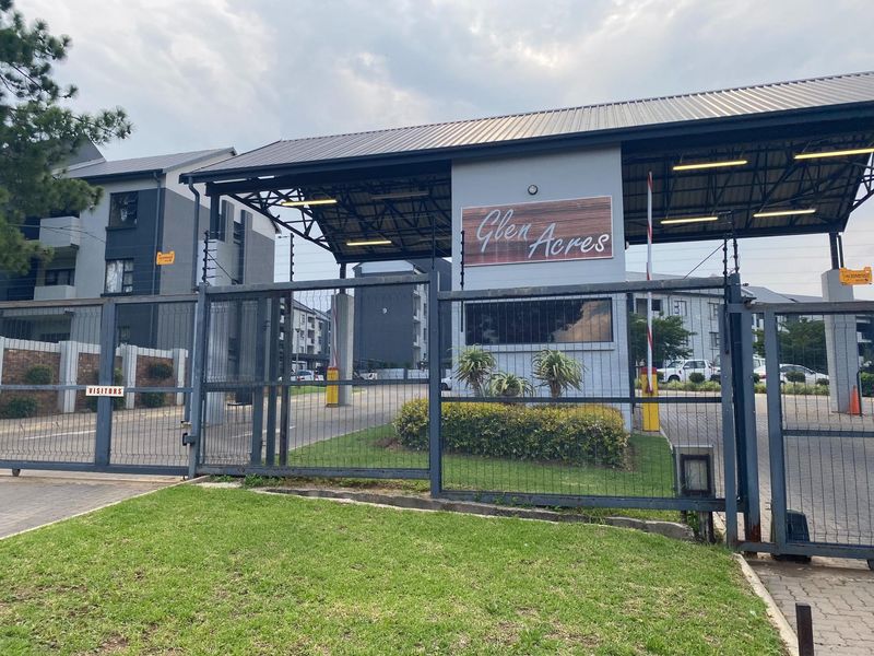 Upmarket executive 2 bedroom - Photo 3