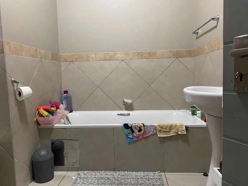 Upmarket executive 2 bedroom - Photo 9