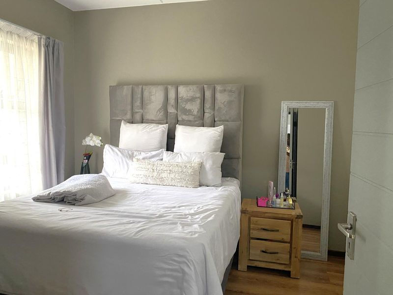 Upmarket executive 2 bedroom - Photo 6