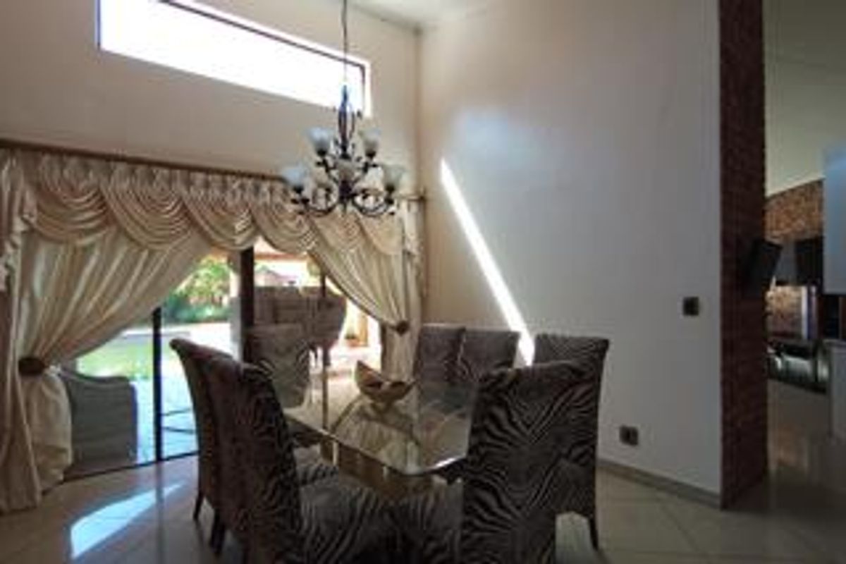 4 Bedroom House for sale in The Orchards - Photo 4