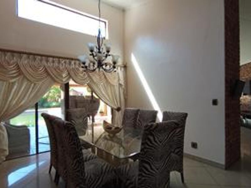 4 Bedroom House for sale in The Orchards - Photo 4