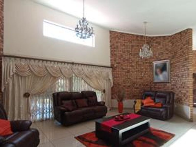 4 Bedroom House for sale in The Orchards - Photo 10