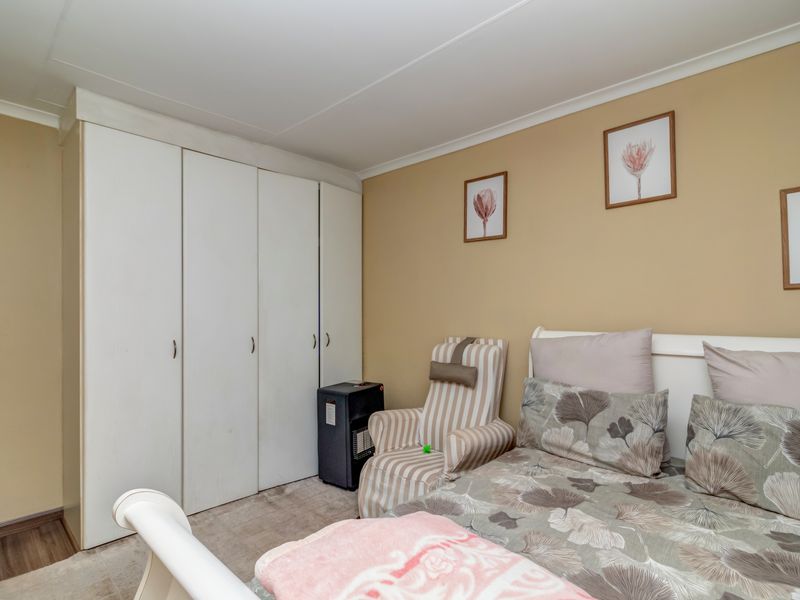 3 Bedroom House for Sale in North Riding - Photo 8