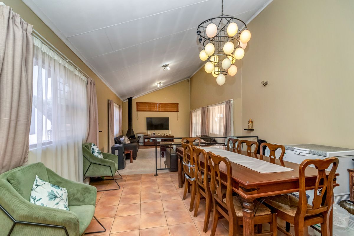 3 Bedroom House for Sale in North Riding - Photo 5