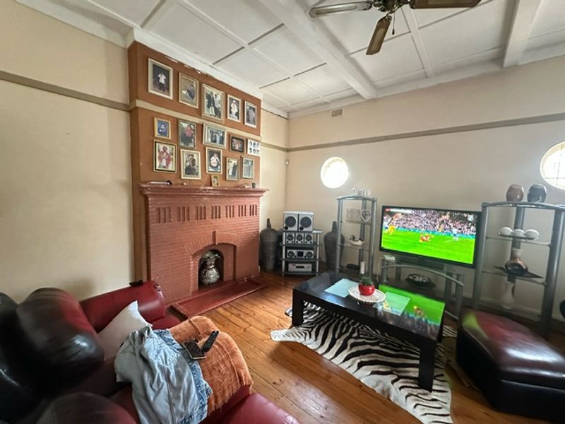 4-Bedroom Family Home near Louis Botha — Spacious, Versatile & Income Potential - Photo 8