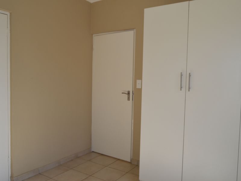 Discover your dream 3-bedroom rental home in a secure gated estate in Henley On Klip - Photo 9