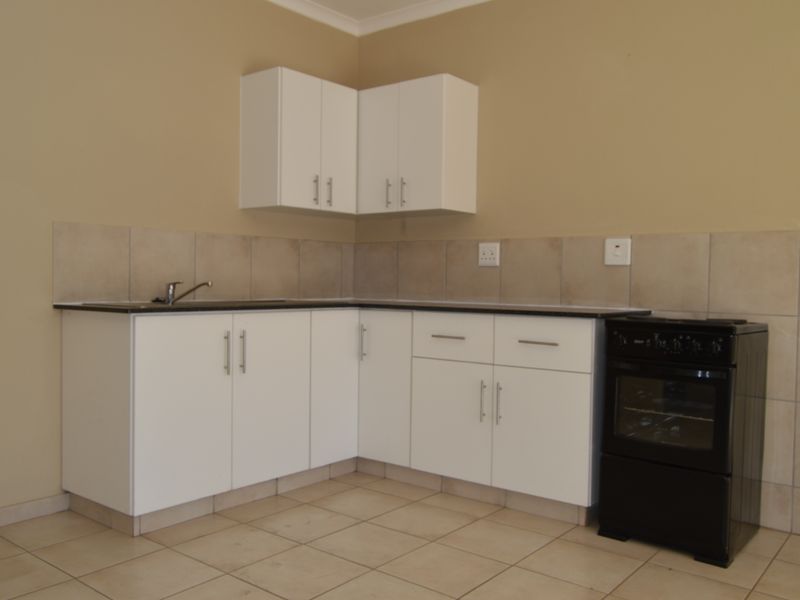 Discover your dream 3-bedroom rental home in a secure gated estate in Henley On Klip - Photo 3