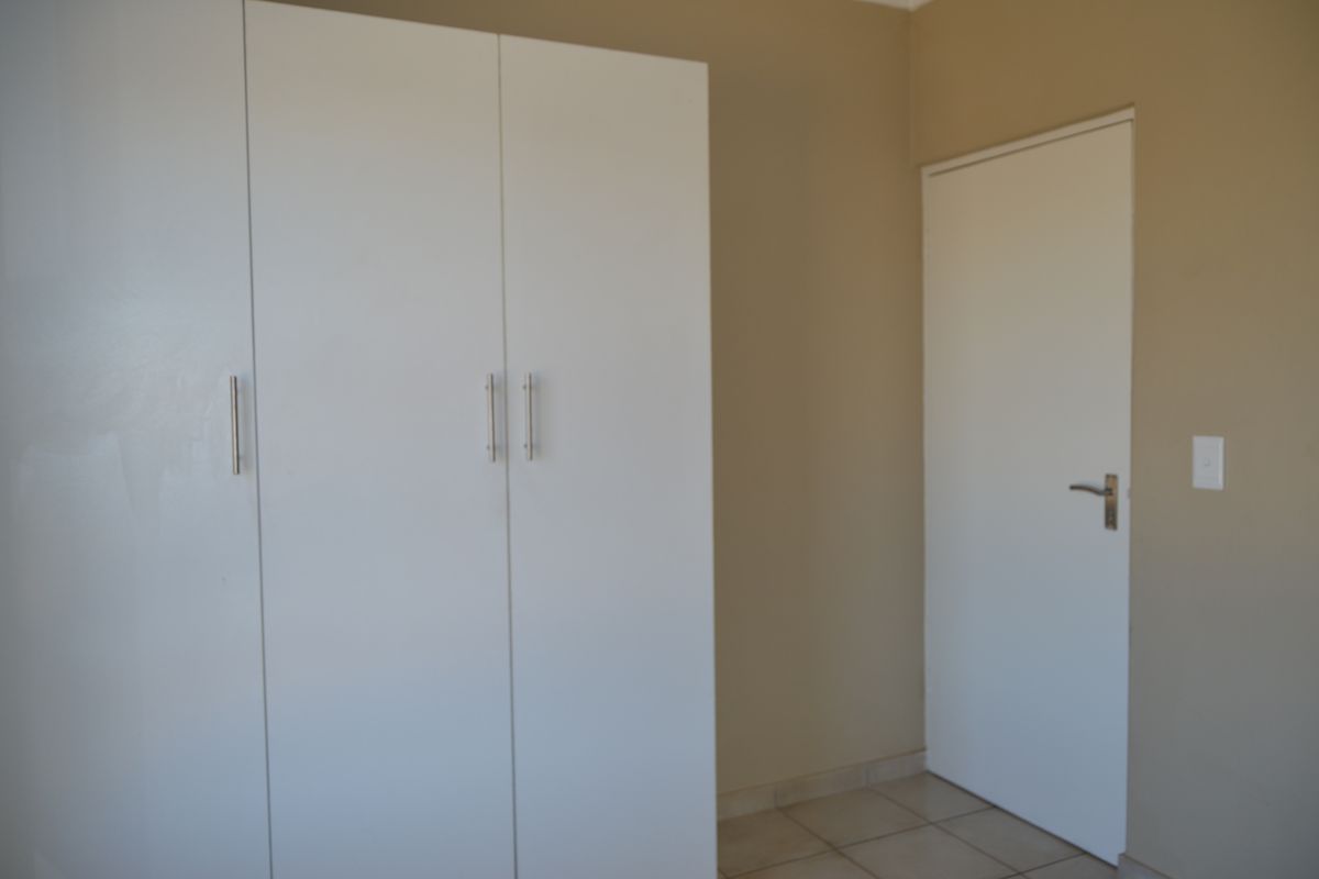 Discover your dream 3-bedroom rental home in a secure gated estate in Henley On Klip - Photo 5
