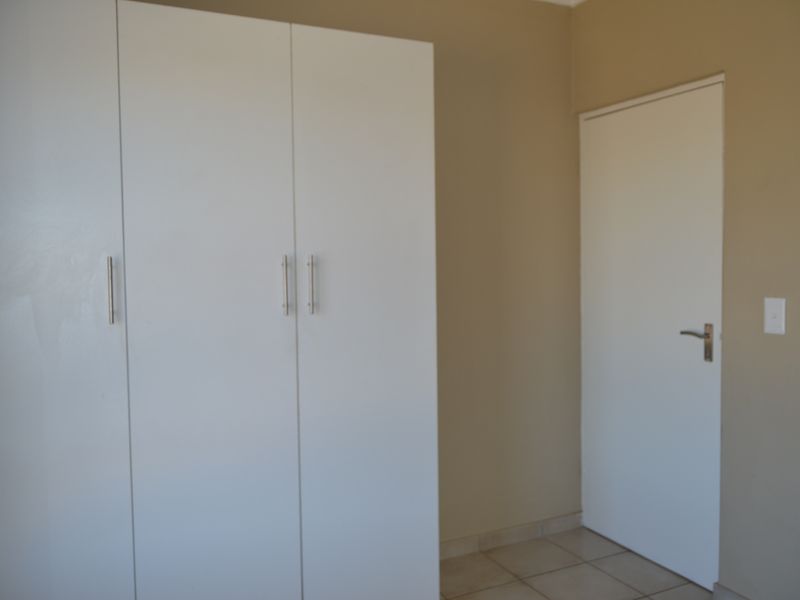 Discover your dream 3-bedroom rental home in a secure gated estate in Henley On Klip - Photo 5