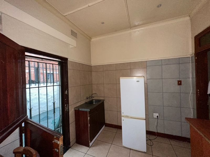 Spacious Investment Property for Sale - Photo 10