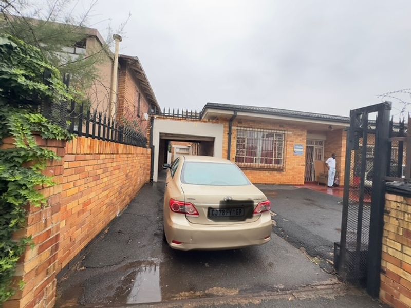 Spacious Investment Property for Sale - Photo 7