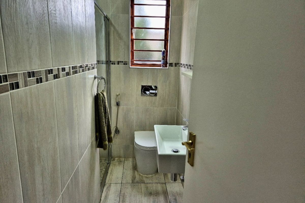 Expansive 3-Bedroom Apartment for Rent in a Prime Morningside Complex - Photo 4