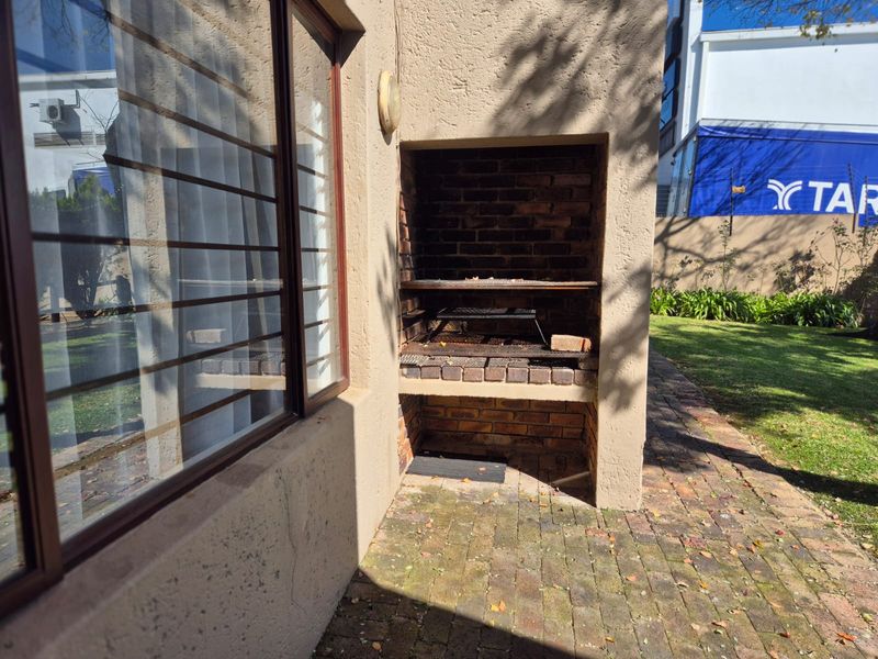 Expansive 3-Bedroom Apartment for Rent in a Prime Morningside Complex - Photo 8