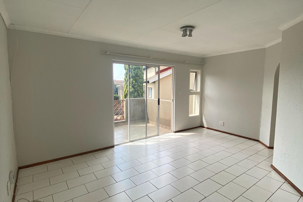 Stunning Well  Maintained Complex that you can call home! - Photo 4