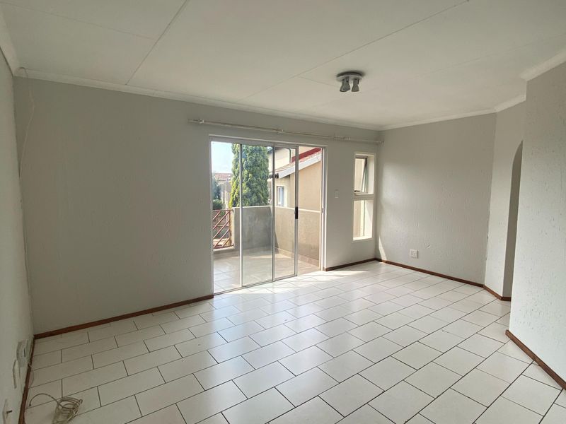 Stunning Well  Maintained Complex that you can call home! - Photo 4