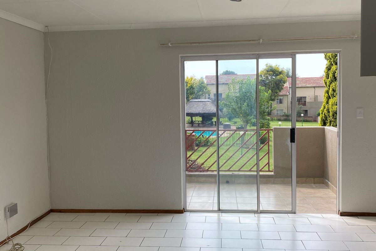 Stunning Well  Maintained Complex that you can call home! - Photo 3