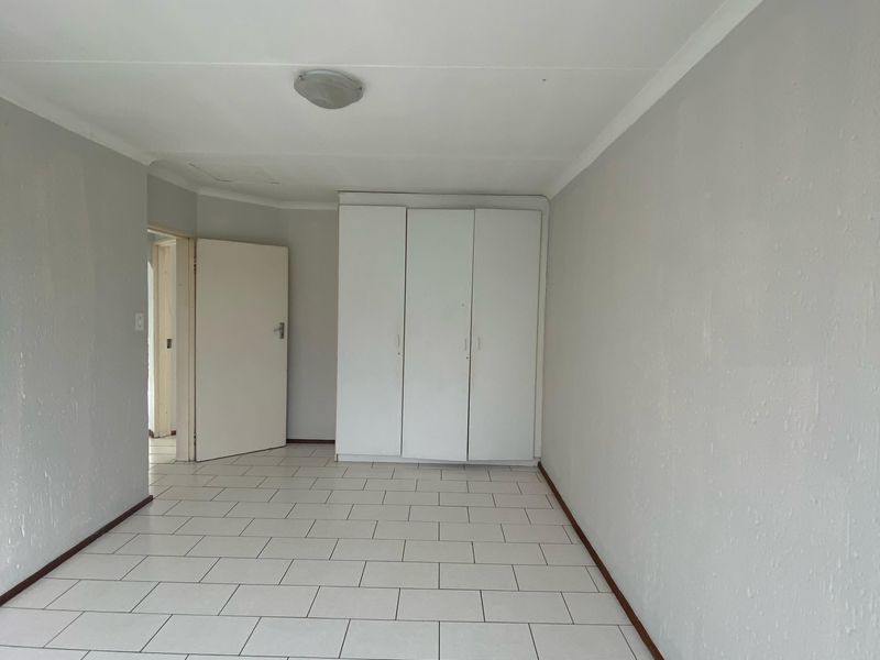 Stunning Well  Maintained Complex that you can call home! - Photo 10