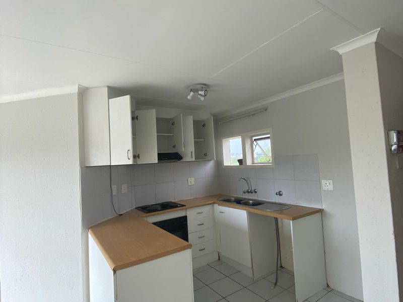 Stunning Well  Maintained Complex that you can call home! - Photo 8