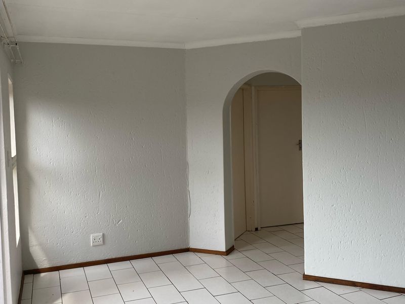 Stunning Well  Maintained Complex that you can call home! - Photo 9