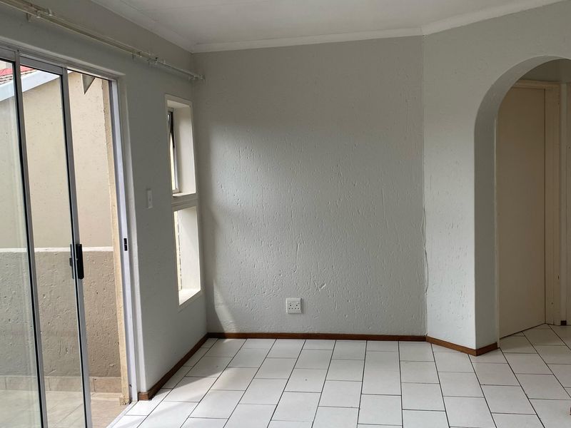 Stunning Well  Maintained Complex that you can call home! - Photo 5