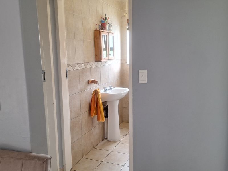 3 Bedroom House for Sale in Thatchfield Glen - Photo 4