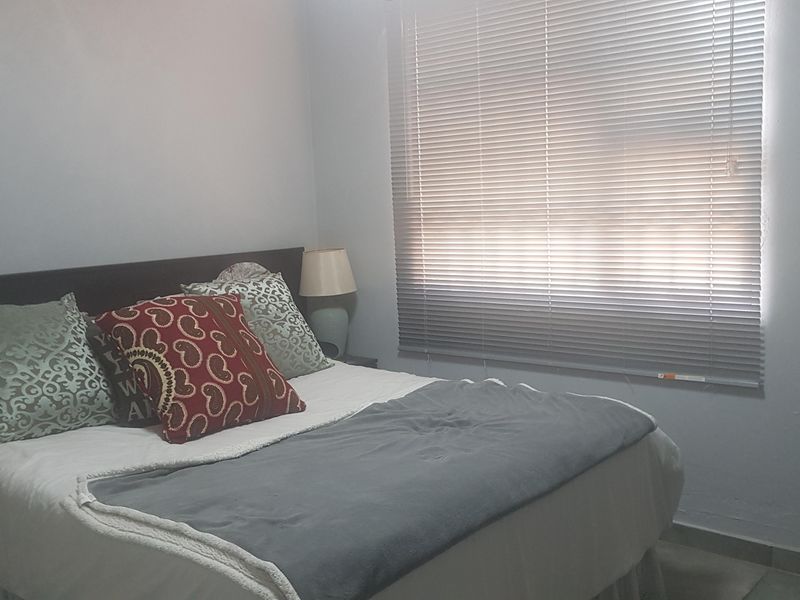 Stunning 3- Bedroom House For Sale In Cosmo Ext 5 - Perfect For Family Living And Comfort. - Photo 9