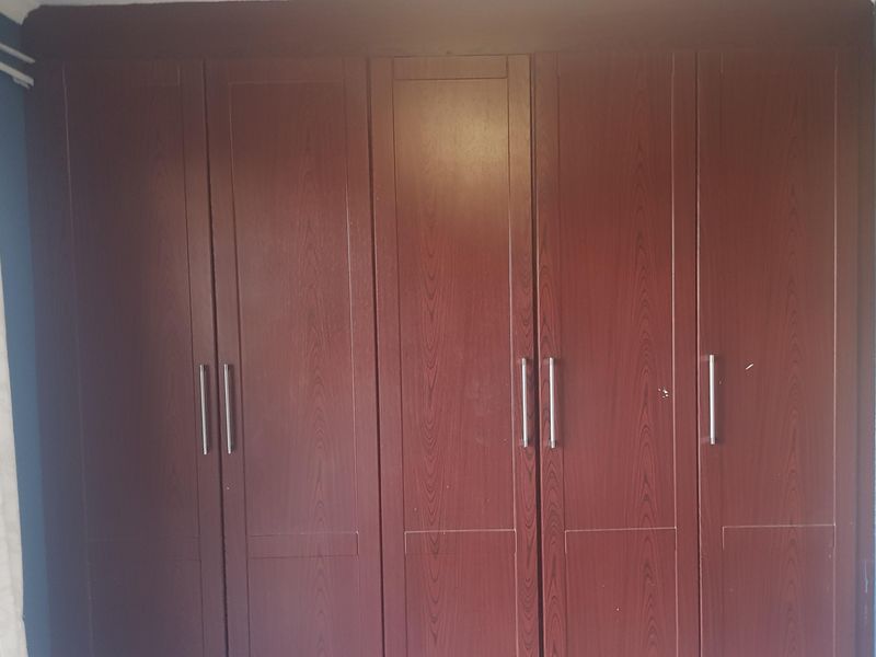 Stunning 3- Bedroom House For Sale In Cosmo Ext 5 - Perfect For Family Living And Comfort. - Photo 8