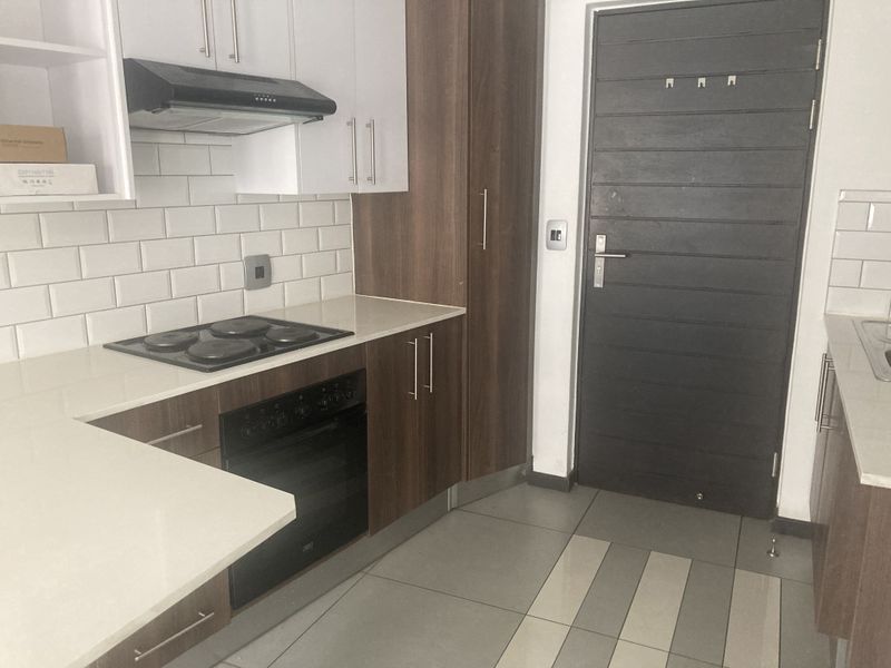 Modern Bachelor Unit — Prime Student Investment - Photo 6