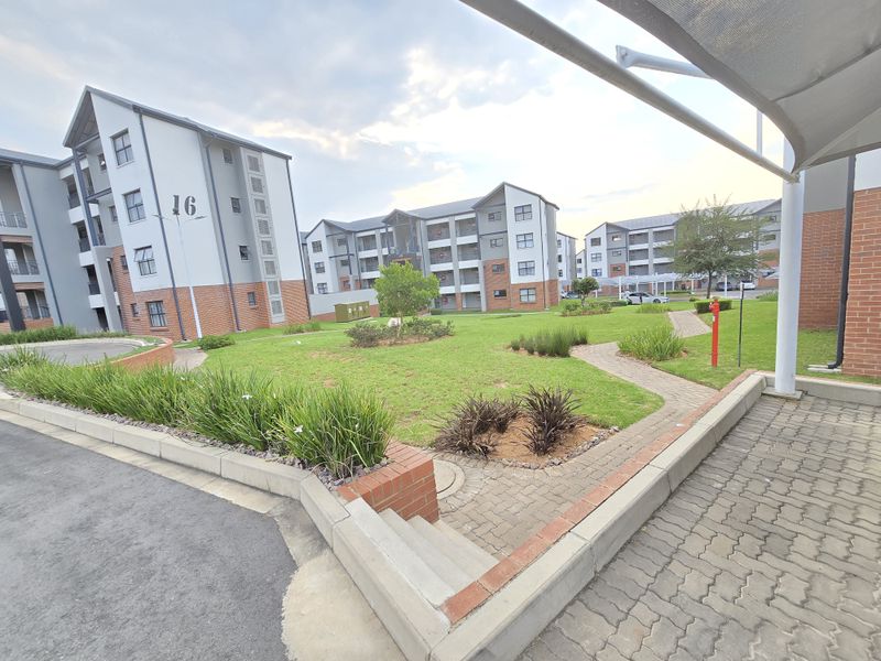 EXQUISITE  RESIDENCE - Photo 4