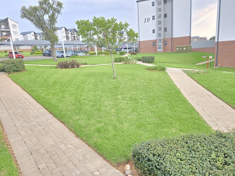 EXQUISITE  RESIDENCE - Photo 3