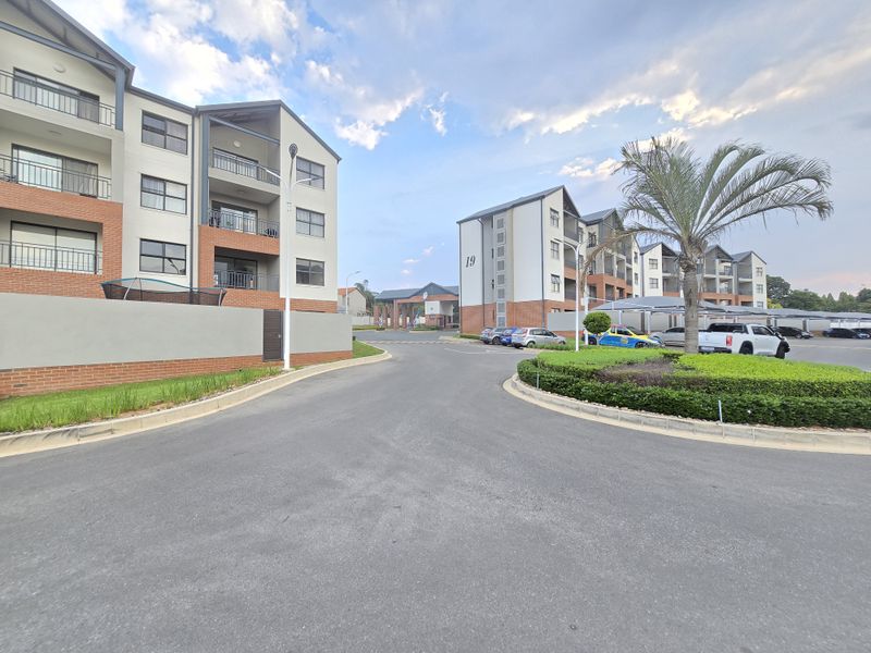 EXQUISITE  RESIDENCE - Photo 2