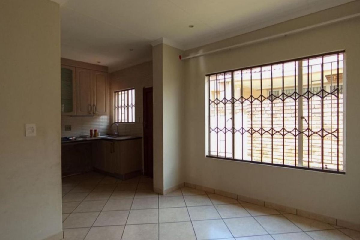 Fixer- Upper In a Gated Community- Are You Ready To Bring Your Dream Home To Life!! - Photo 4