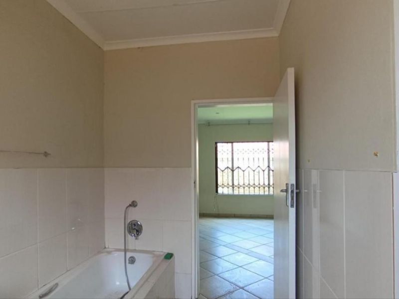 Fixer- Upper In a Gated Community- Are You Ready To Bring Your Dream Home To Life!! - Photo 8