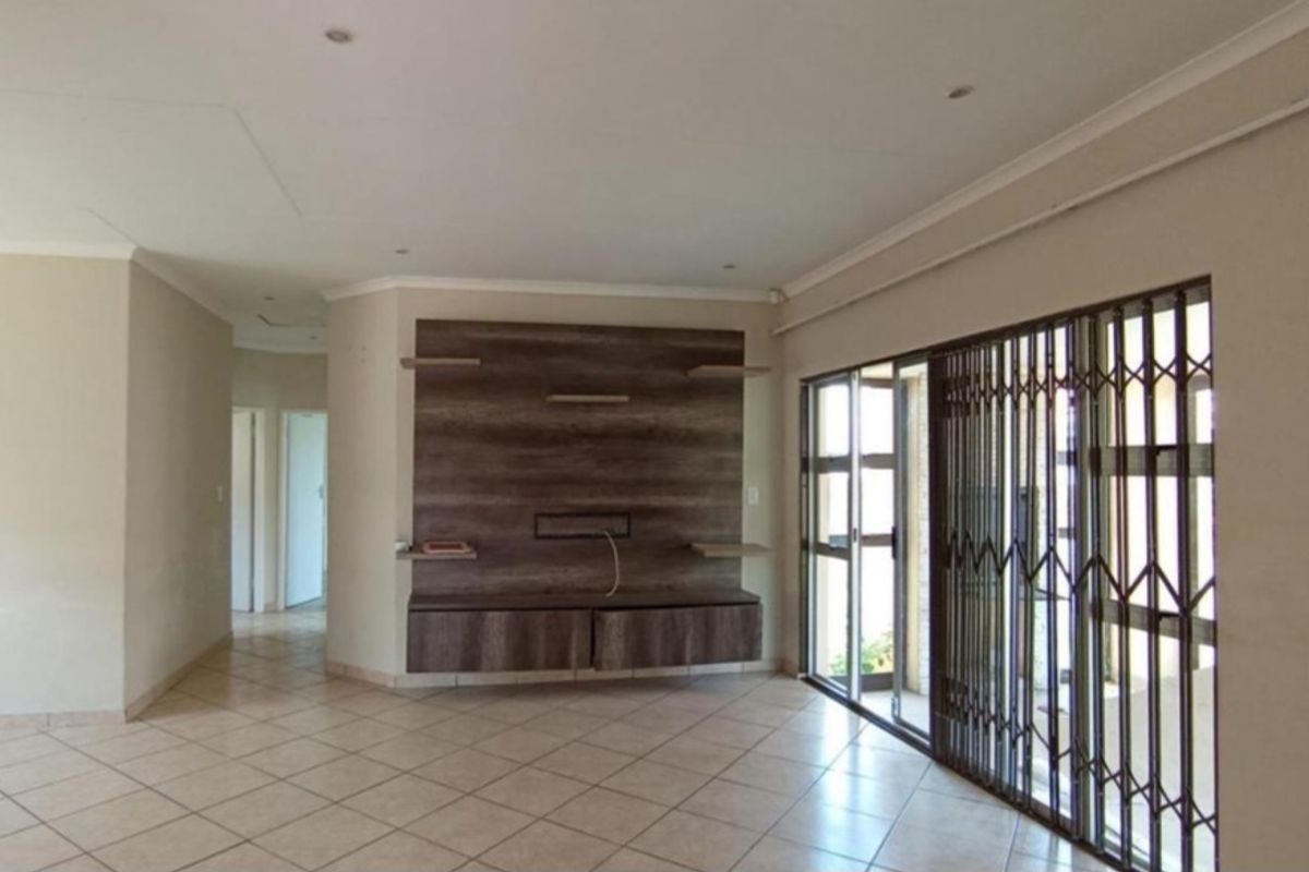 Fixer- Upper In a Gated Community- Are You Ready To Bring Your Dream Home To Life!! - Photo 5