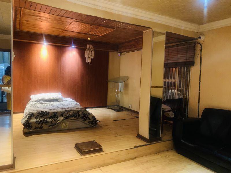 A good investment property with a church & income generating apartments. - Photo 5