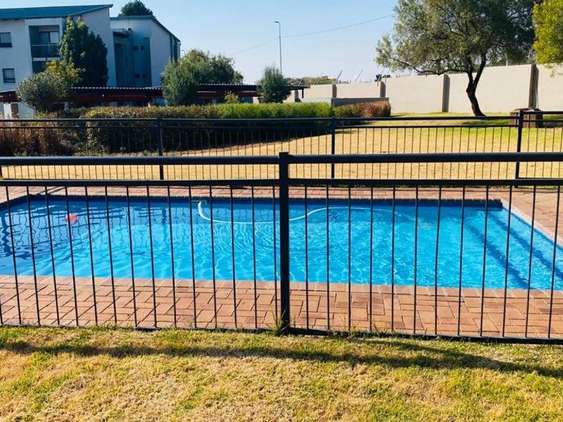 2 Bed 2 Bath Ground Floor Unit In Jackal Creek - Photo 9