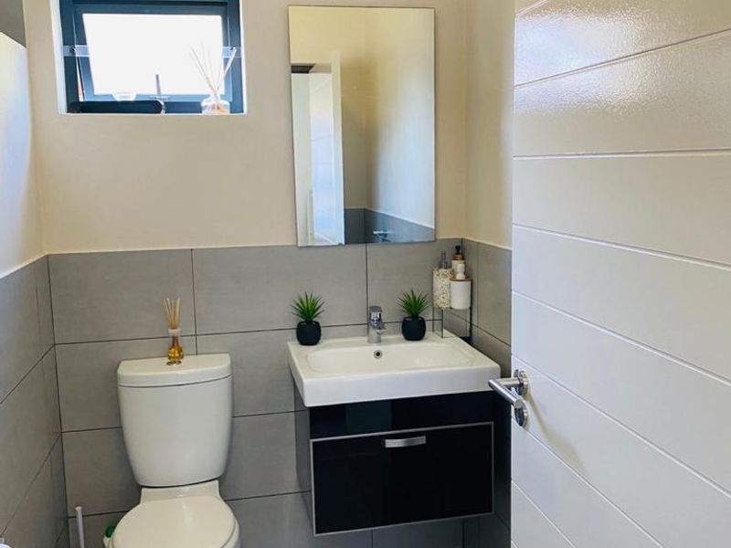 2 Bed 2 Bath Ground Floor Unit In Jackal Creek - Photo 6