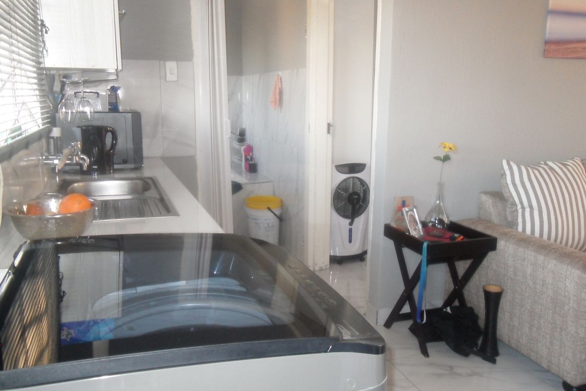 Townhouse For Sale - Photo 5