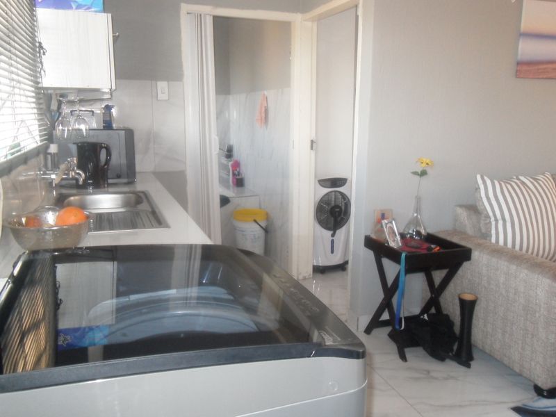 Townhouse For Sale - Photo 5