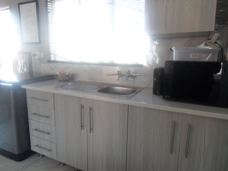 Townhouse For Sale - Photo 6