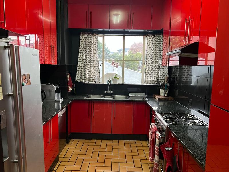 Townhouse For Sale - Photo 4