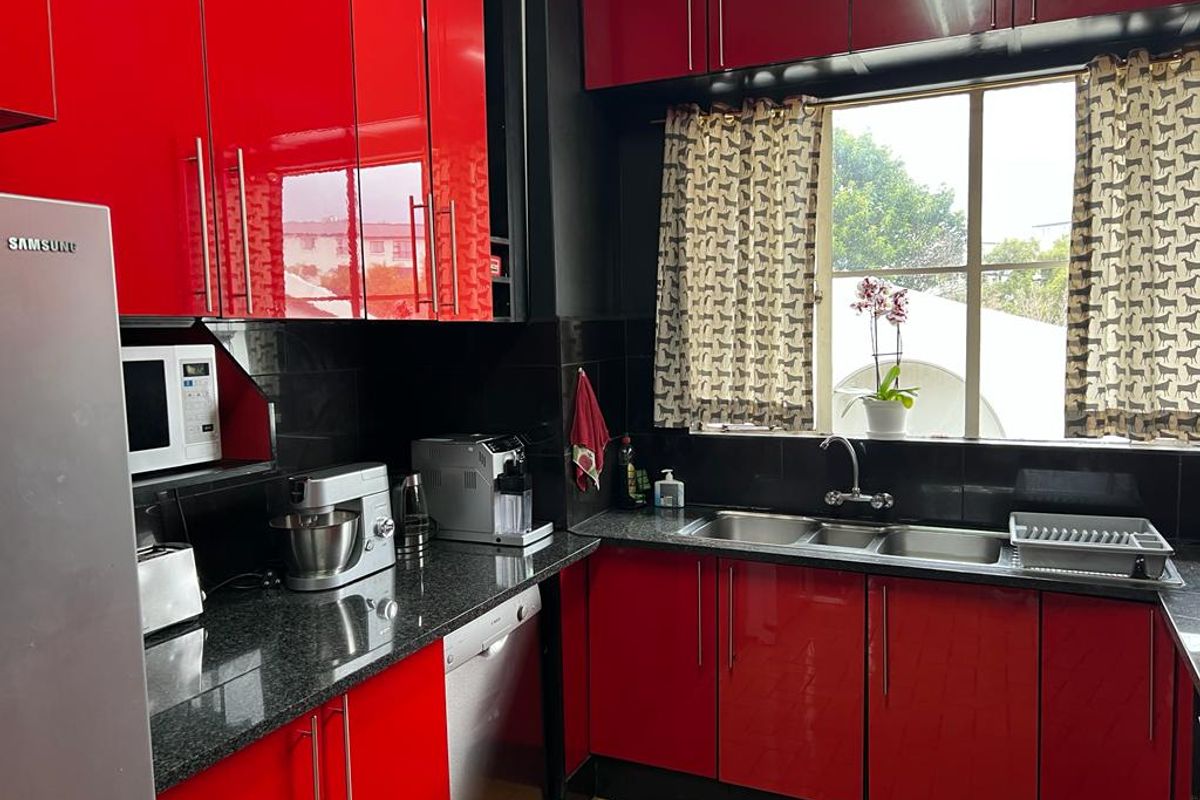 Townhouse For Sale - Photo 3