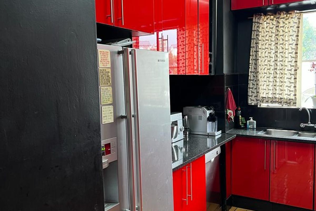 Townhouse For Sale - Photo 5