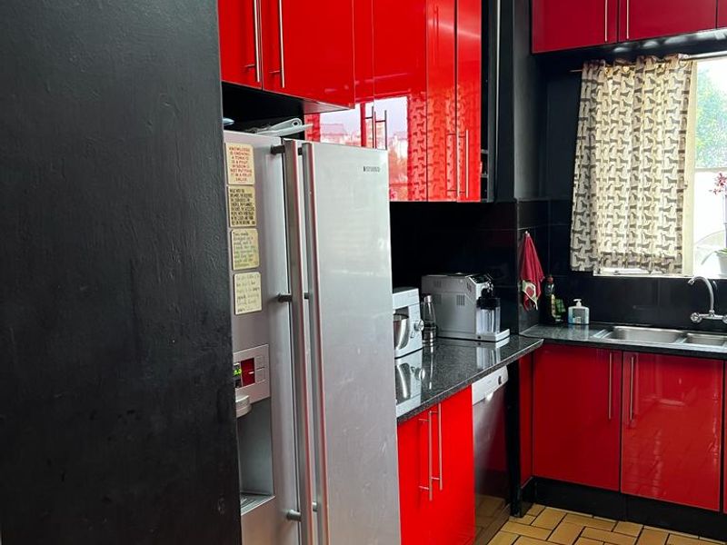 Townhouse For Sale - Photo 5