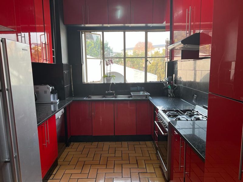 Townhouse For Sale - Photo 6