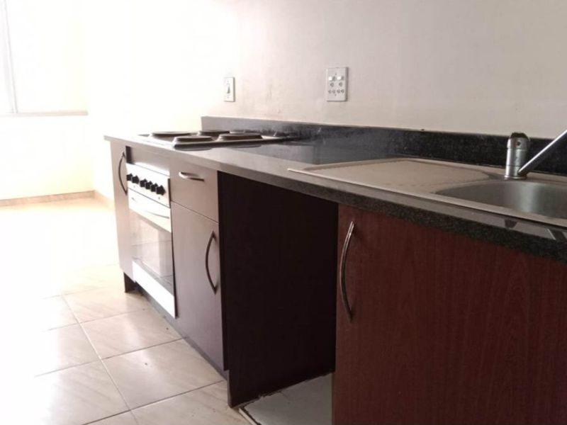 Discover This Studio Apartment In Mashalltown CBD Jozi - Photo 4