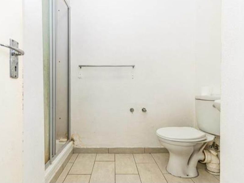 Discover This Studio Apartment In Mashalltown CBD Jozi - Photo 10