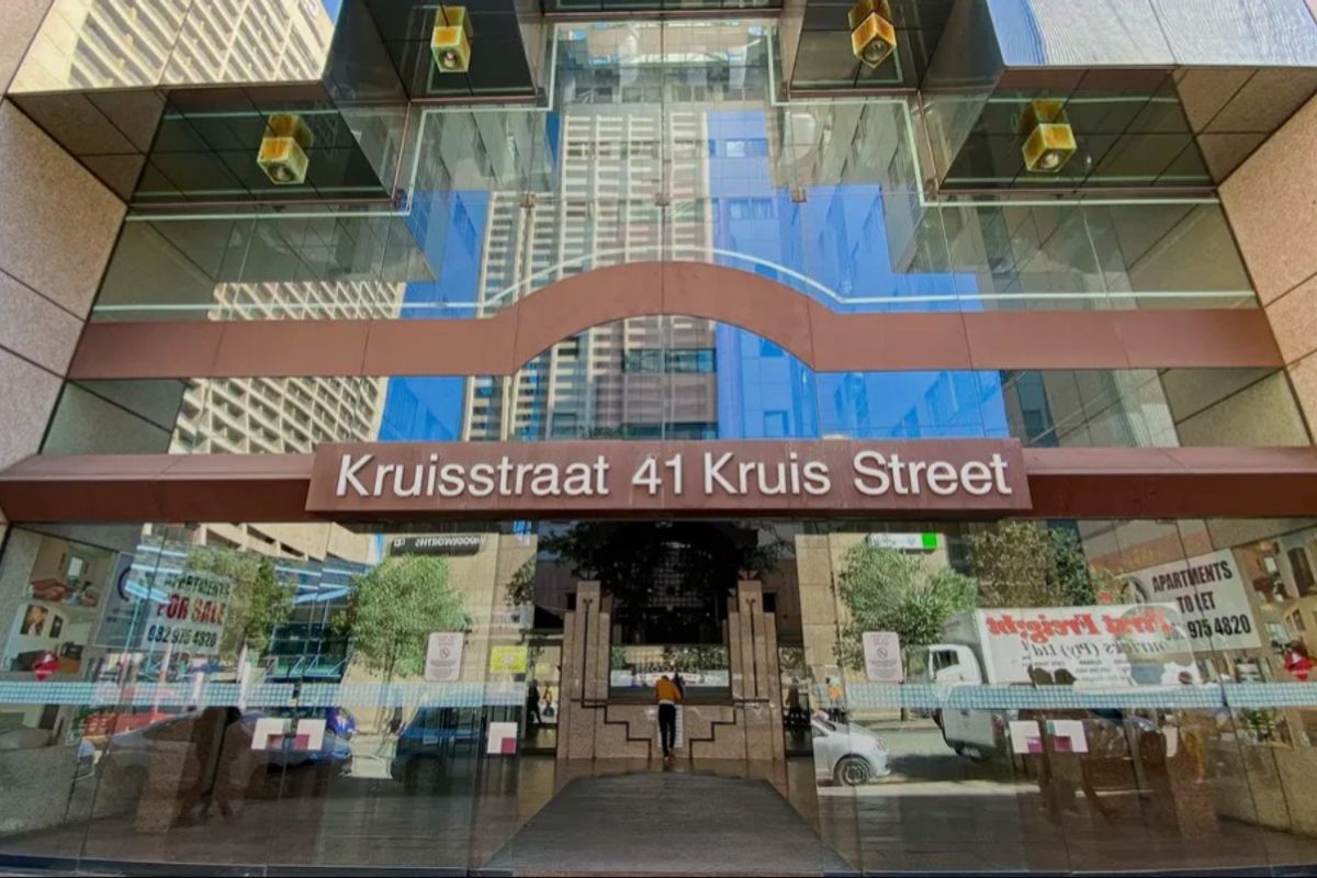 Discover This Studio Apartment In Mashalltown CBD Jozi - Photo 2